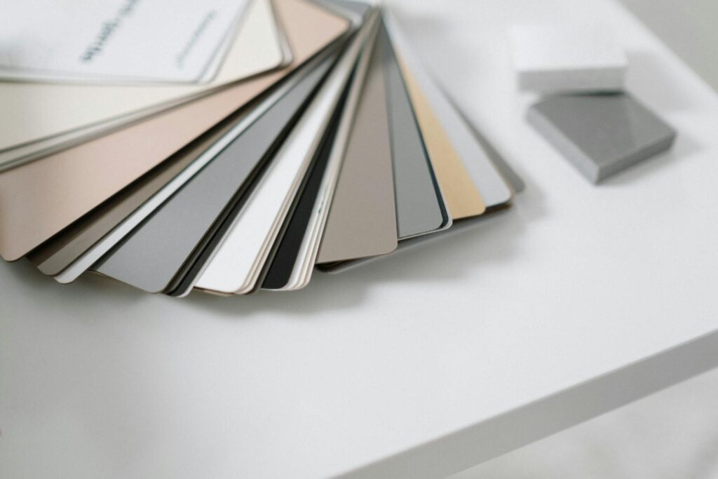 Slim combineren van kleuren in een modern interieur